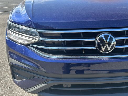 Certified 2022 Volkswagen Tiguan SE image 11