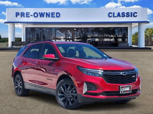Used 2023 Chevrolet Equinox RS FWD image 1