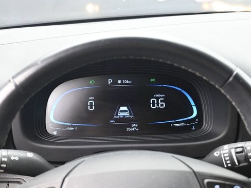 Certified 2023 Hyundai Venue SEL FWD image 12