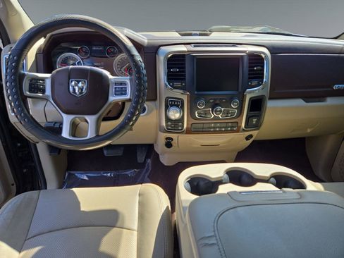 Used 2013 RAM 1500 Laramie w/ Convenience Group image 10