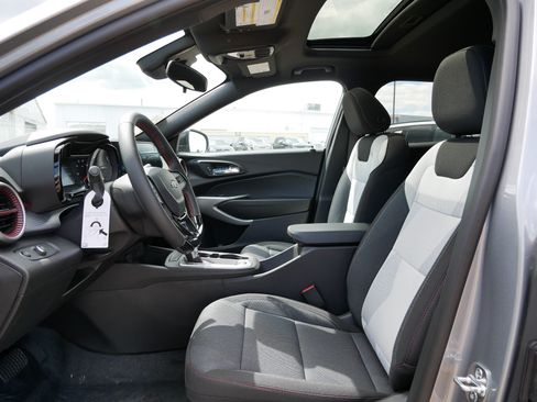 New 2026 Chevrolet Trax RS w/ Sunroof Package FWD image 11