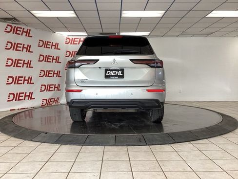 Used 2025 Mitsubishi Outlander ES AWD/4WD image 6