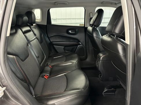Used 2019 Jeep Compass Trailhawk w/ Cold Weather Group AWD/4WD image 32