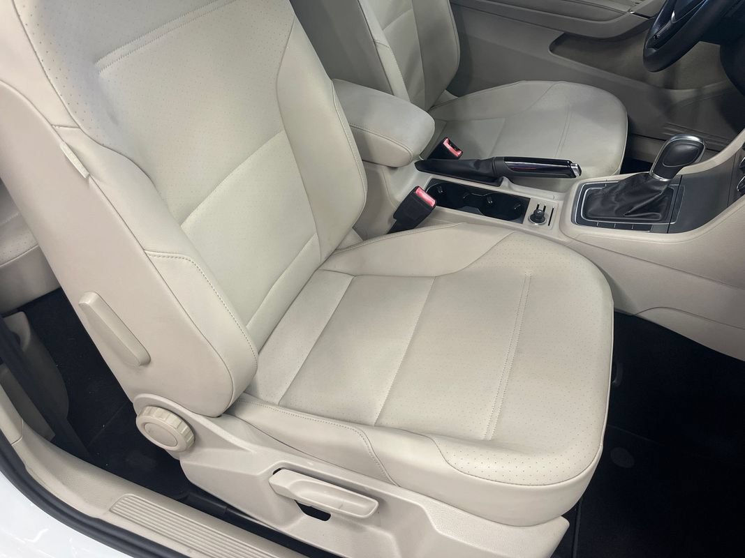 Used 2015 Volkswagen Golf S FWD image 47