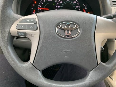 Used 2009 Toyota Camry LE image 12