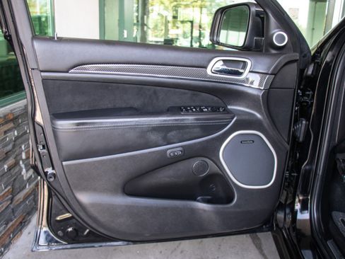 Used 2021 Jeep Grand Cherokee SRT w/ Trailer Tow Group IV image 9