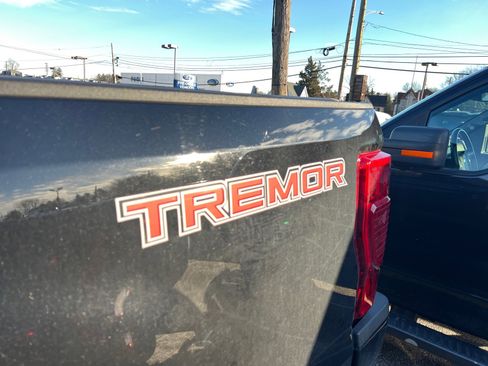 Used 2021 Ford F250 Lariat image 2