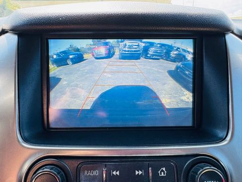 Used 2019 Chevrolet Suburban LT image 25