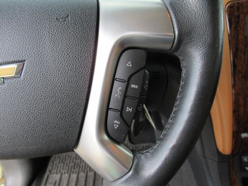 Used 2014 Chevrolet Traverse LTZ image 19