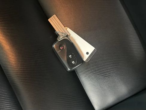 Used 2015 Lexus CT 200h FWD image 29