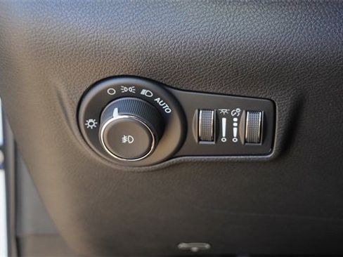 New 2026 Jeep Compass Latitude image 22