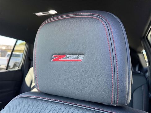 New 2026 Chevrolet Traverse Z71 w/ Driver Confidence Package image 12