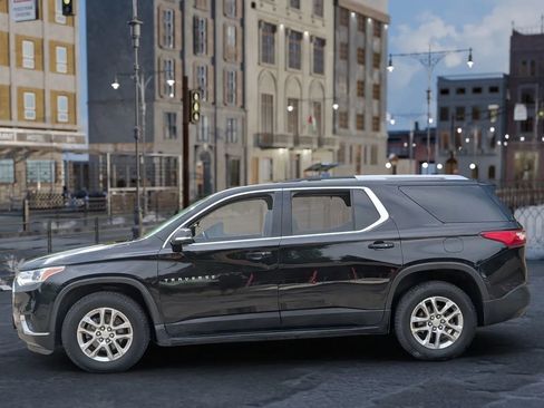 Used 2018 Chevrolet Traverse LT FWD image 5