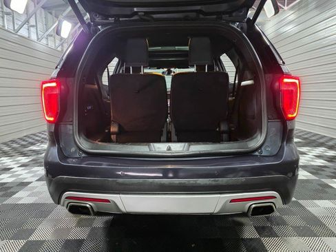 Used 2017 Ford Explorer Platinum image 40