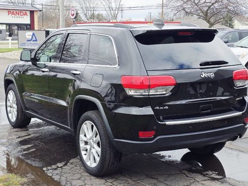 Used 2017 Jeep Grand Cherokee Limited image 4