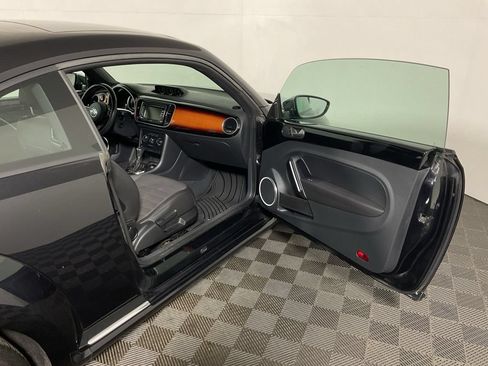 Used 2013 Volkswagen Beetle Turbo FWD image 30