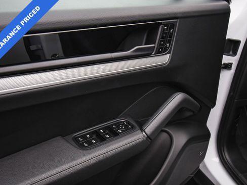 Used 2024 Porsche Cayenne Coupe image 43