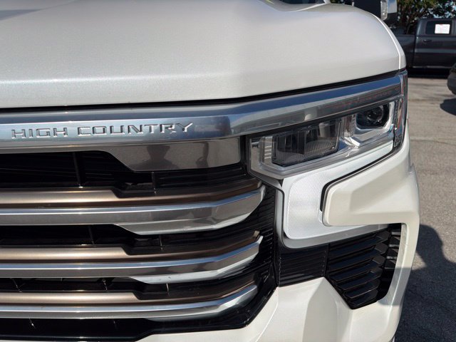 Used 2022 Chevrolet Silverado 1500 High Country w/ High Country Premium Package AWD/4WD image 10