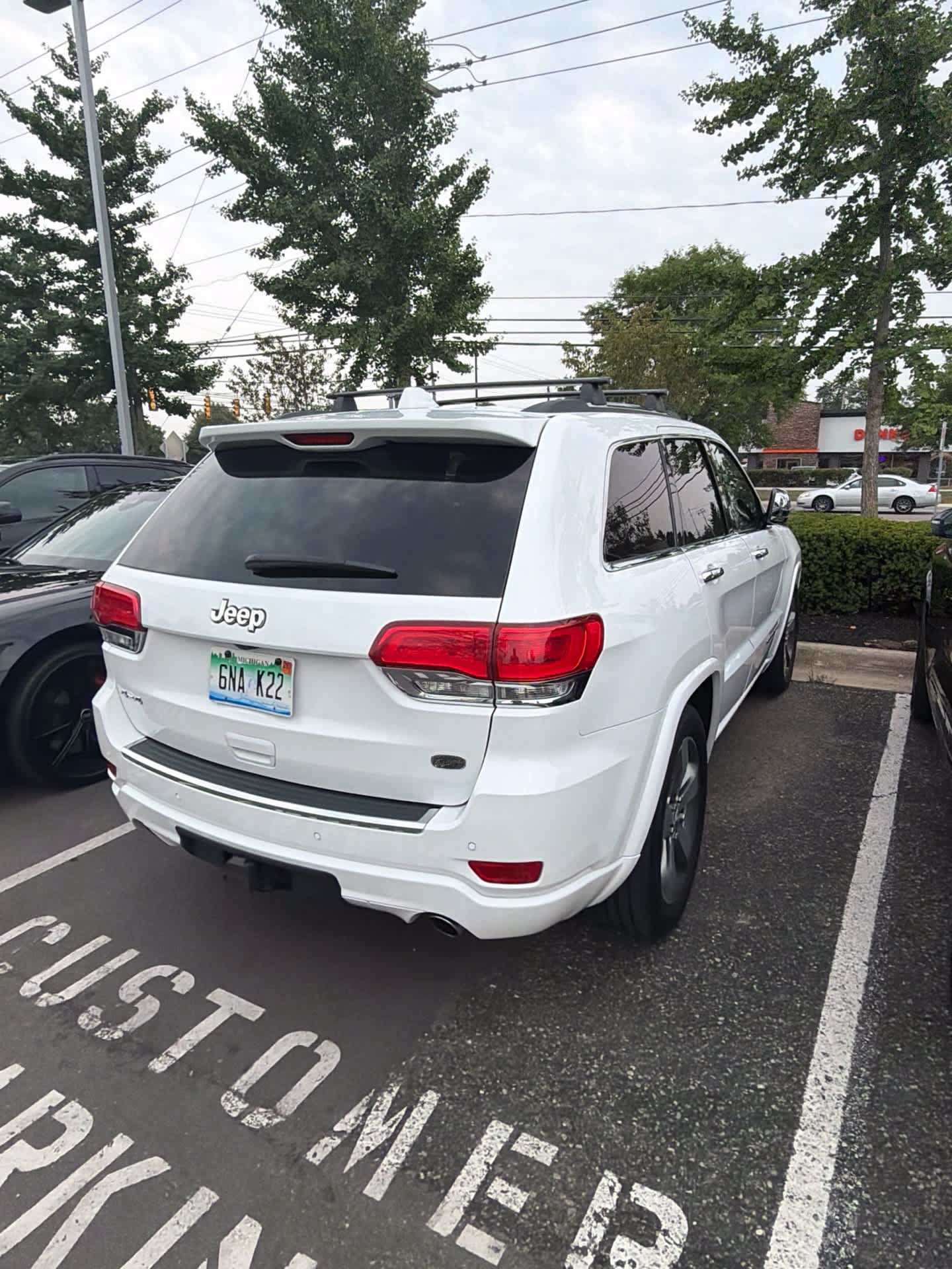 Used 2016 Jeep Grand Cherokee Overland AWD/4WD image 7