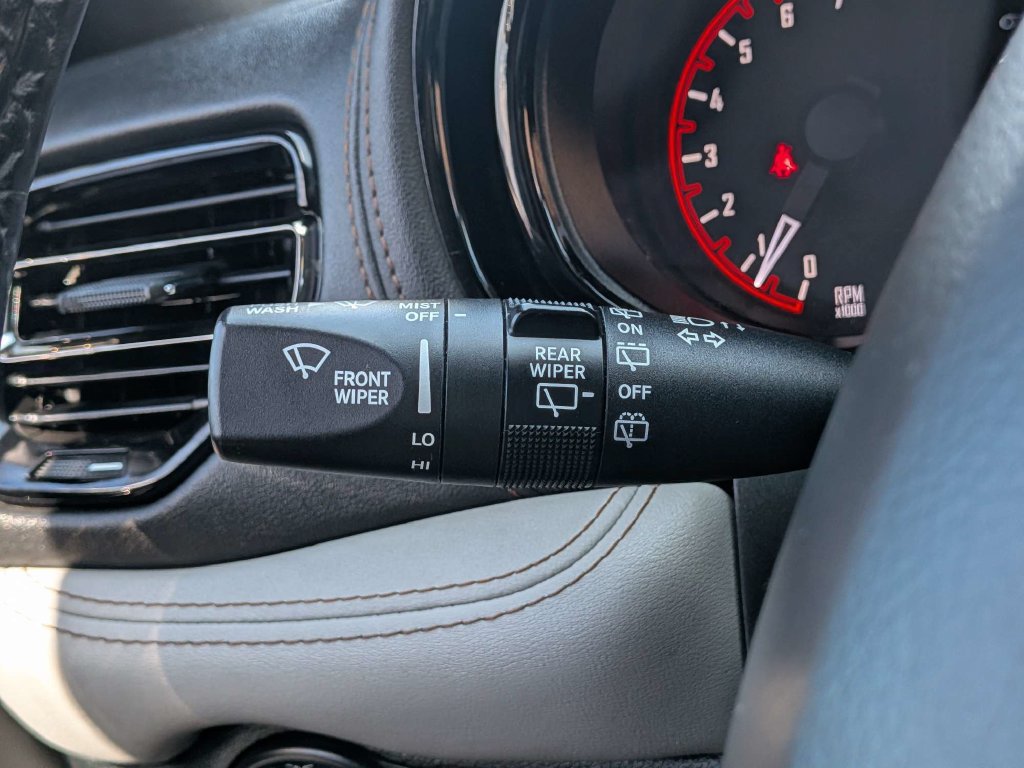 Used 2022 Dodge Durango R/T w/ Tow 'N Go Package AWD/4WD image 31