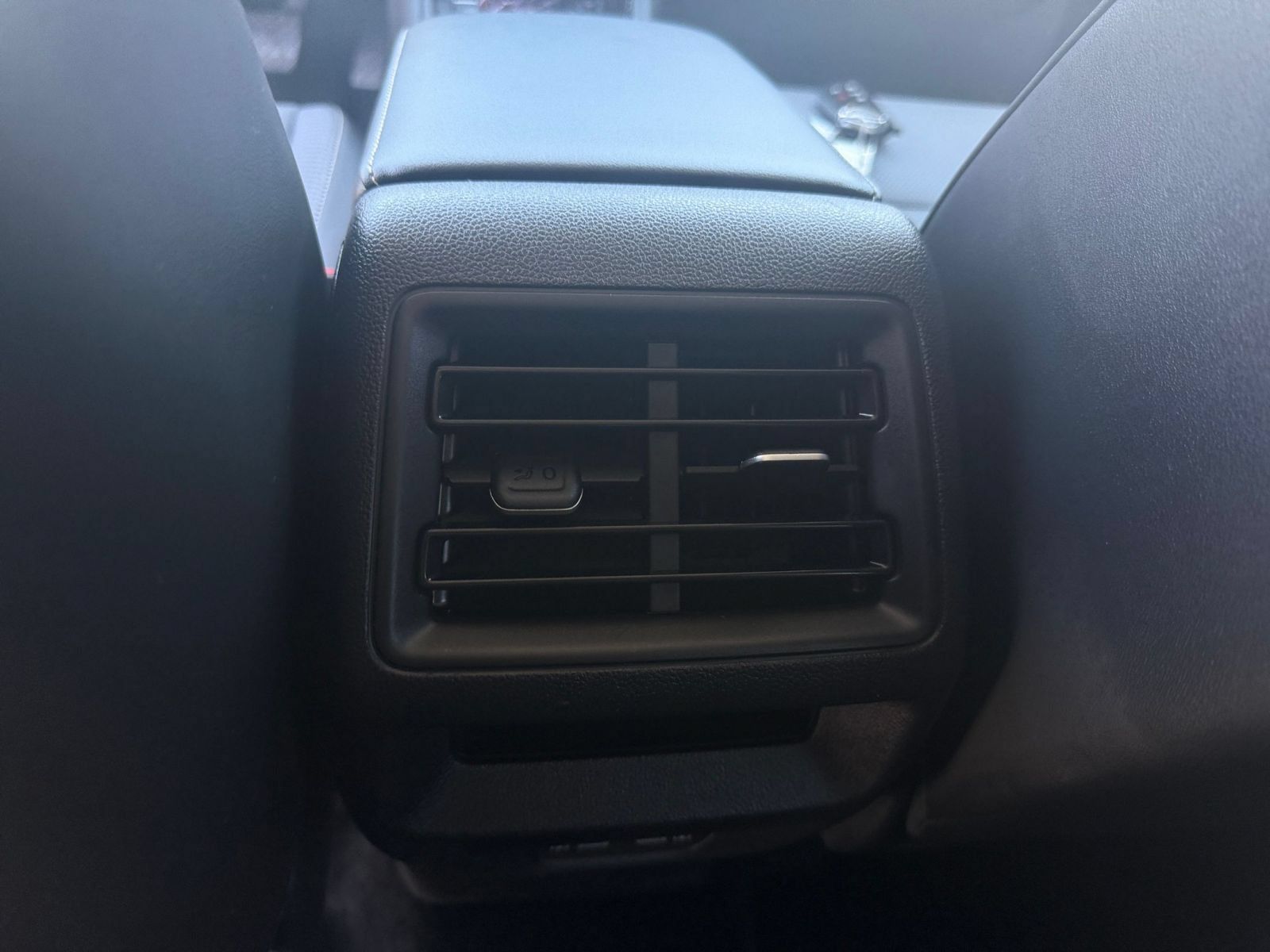 Used 2026 Volkswagen Tiguan SE AWD/4WD image 24