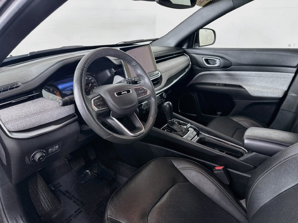 Used 2023 Jeep Compass Latitude AWD/4WD image 16