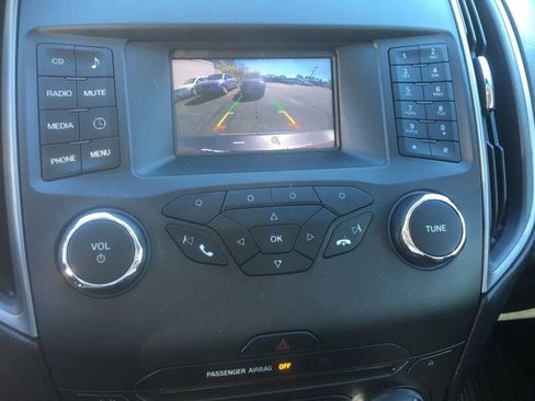 Used 2017 Ford Edge SE w/ Cargo Accessory Package image 9