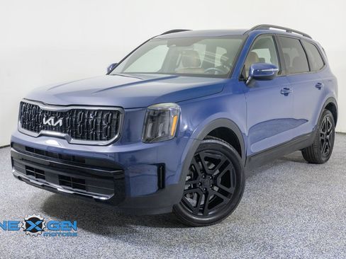 Used 2025 Kia Telluride EX X-Line AWD/4WD image 3