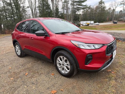 Certified 2025 Ford Escape Active w/ Cold Weather Package image 1