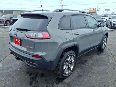 Used 2019 Jeep Cherokee Trailhawk w/ Cold Weather Group image 4