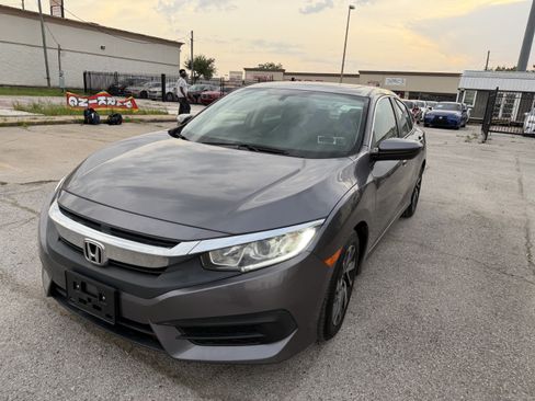 Used 2017 Honda Civic EX image 5