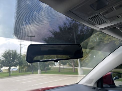 Certified 2022 Volkswagen Taos SE image 22