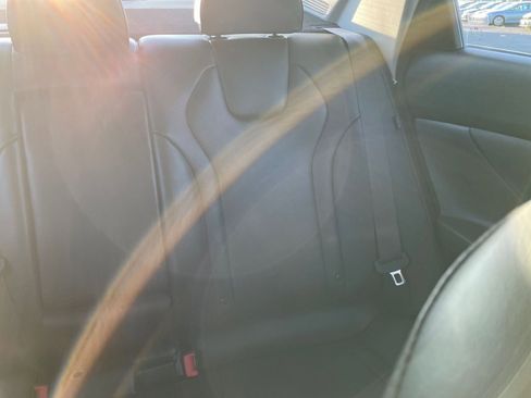 Used 2025 Hyundai Elantra Limited image 31