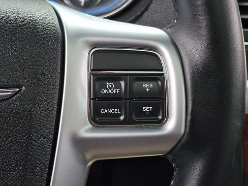 Used 2013 Chrysler 300 w/ Driver Convenience Group RWD image 24
