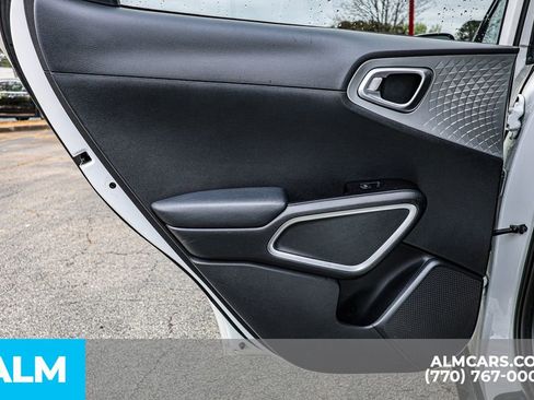 Used 2025 Kia Soul LX w/ LX Technology Package image 48