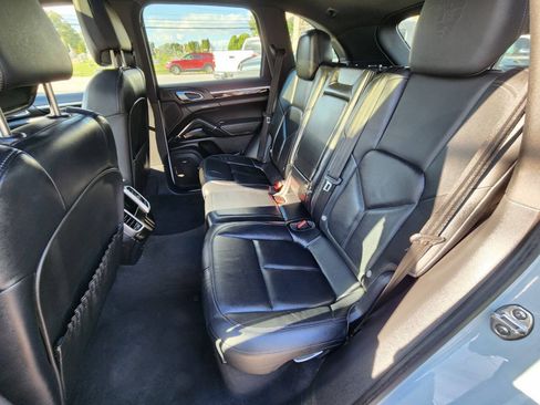 Used 2014 Porsche Cayenne Platinum Edition AWD/4WD image 23