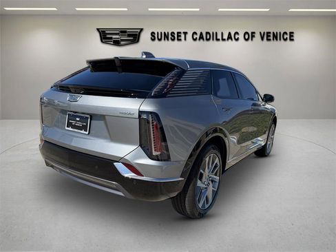 New 2026 Cadillac Optiq Luxury 1 image 3