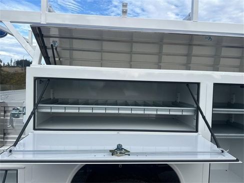 New 2024 Ford F450 XL image 30