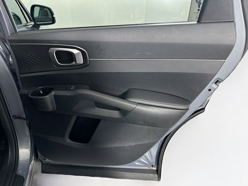 Used 2025 Kia Sorento S w/ Panoramic Sunroof Package image 31