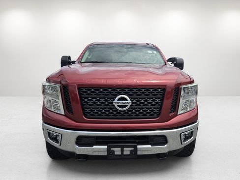 Used 2019 Nissan Titan SV w/ SV Convenience Package AWD/4WD image 2