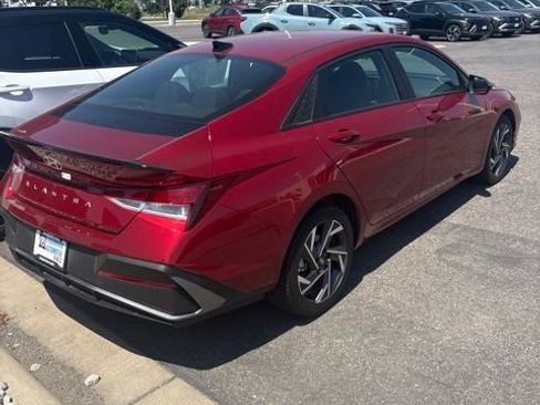 Used 2025 Hyundai Elantra Sport FWD image 4