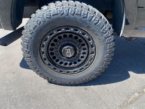 Used 2021 RAM 2500 Big Horn w/ Night Edition AWD/4WD image 5
