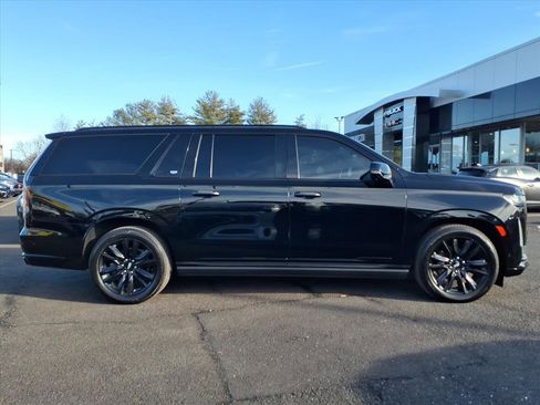 Used 2021 Cadillac Escalade ESV Sport w/ Driver Assist Tech Package image 2