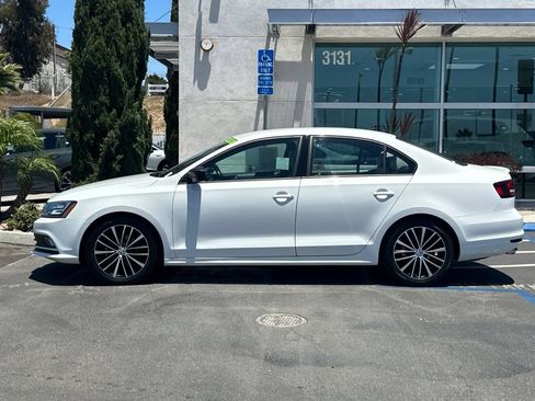 Used 2016 Volkswagen Jetta Sport w/ Lighting Package FWD image 7