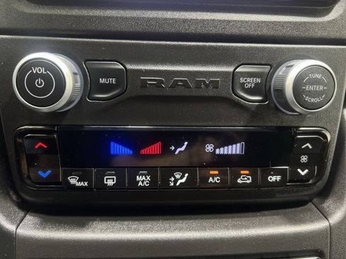Used 2025 RAM ProMaster 2500 w/ U-Haul Equipment Group FWD image 17
