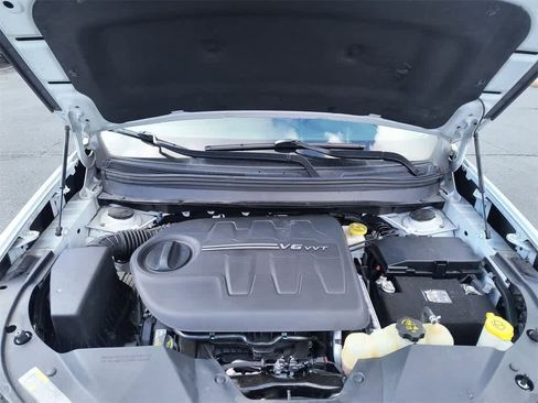 Used 2019 Jeep Cherokee Latitude w/ Popular Appearance Group image 24