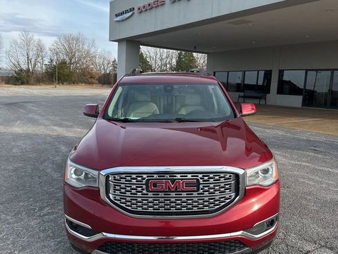 Used 2019 GMC Acadia Denali image 2