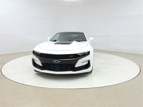 Used 2019 Chevrolet Camaro SS image 2
