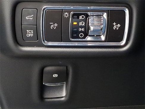 Certified 2023 Lincoln Nautilus Reserve image 26