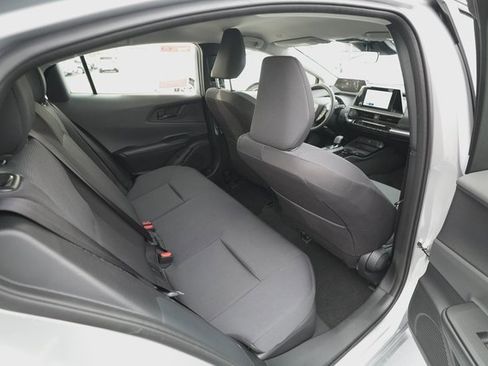 Certified 2025 Toyota Prius LE image 17